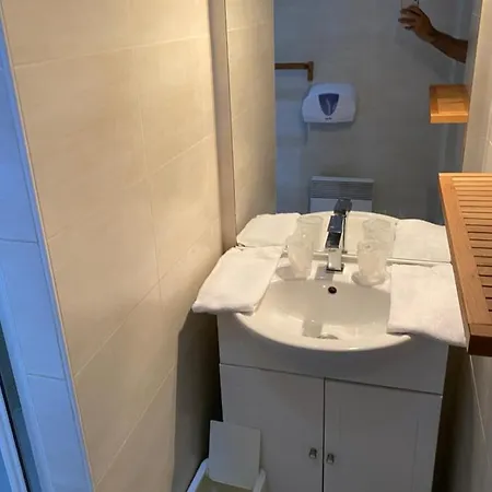 酒店 Restaurant Le 108 *